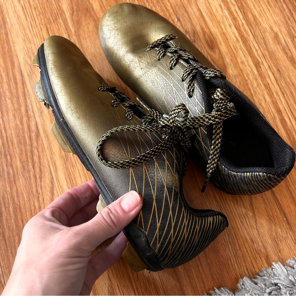Gold and Black Soccer Cleats kids size 2.5 2.5y DSW
